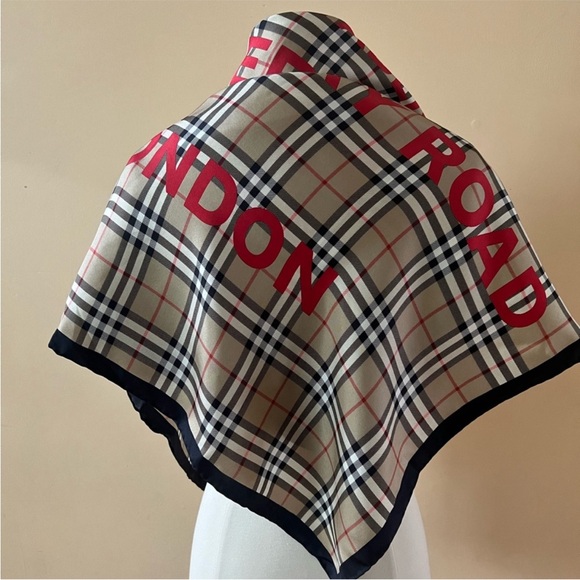 Burberry Horseferry Print Vintage Check Silk Square Scarf - Picture 2 of 8